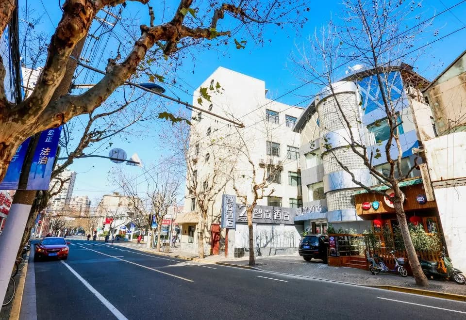 Zhotels (Shanghai West Nanjing Road Westgate Mall)
