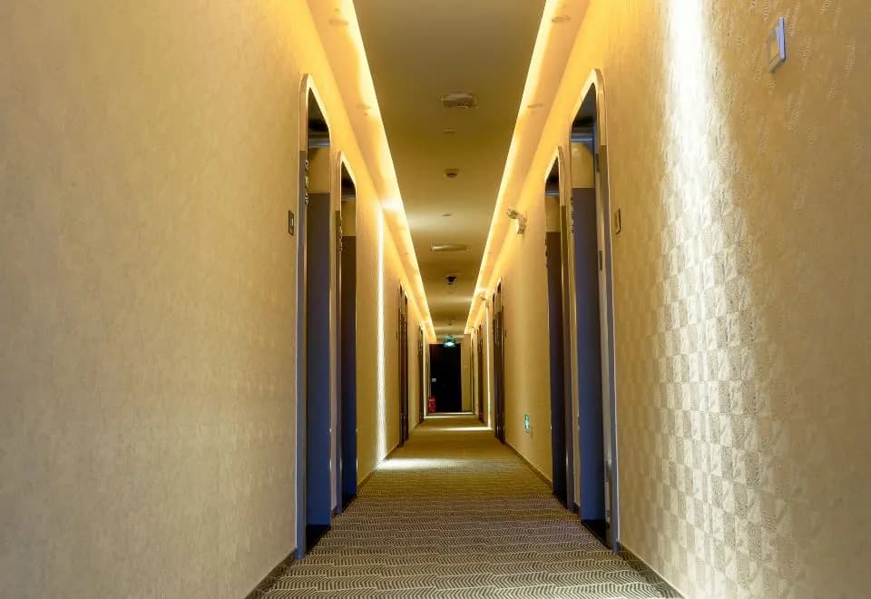 Zhotels (Shanghai West Nanjing Road Westgate Mall)