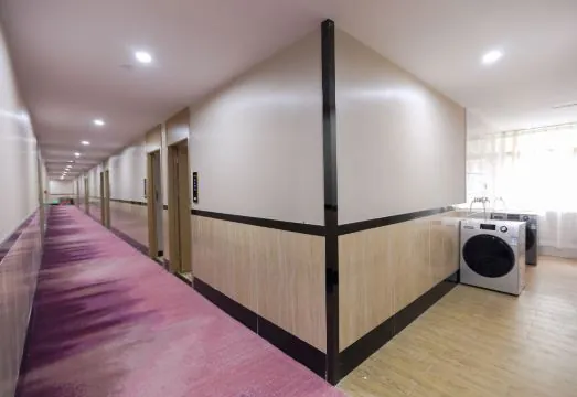 Laike Boutique Apartment (Guangzhou Zhongshan Yidongshankou Subway Station Shop)
