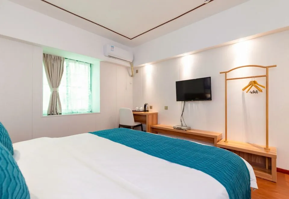 Lingnanchun Hotel（Wuyang Xincheng Store）
