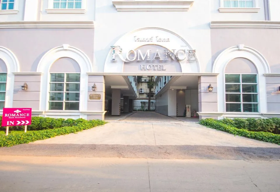 Romance Hotel Srinakarin