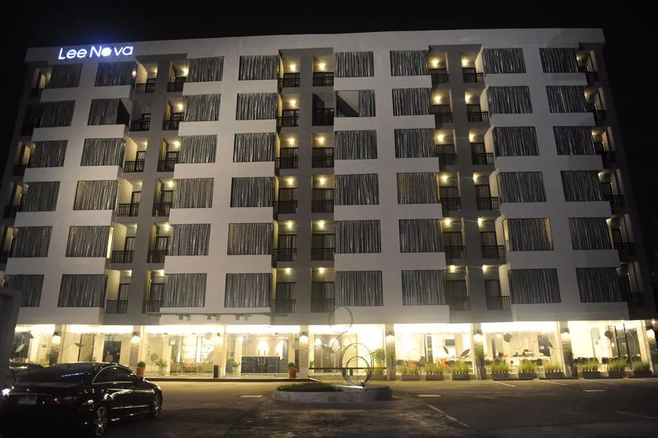 Lee Nova Hotel