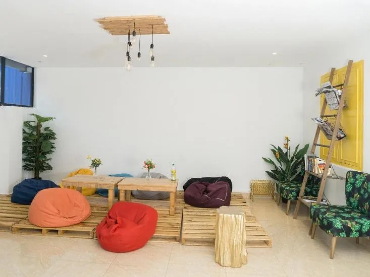 OYO 90121 Summer House Bed & Café