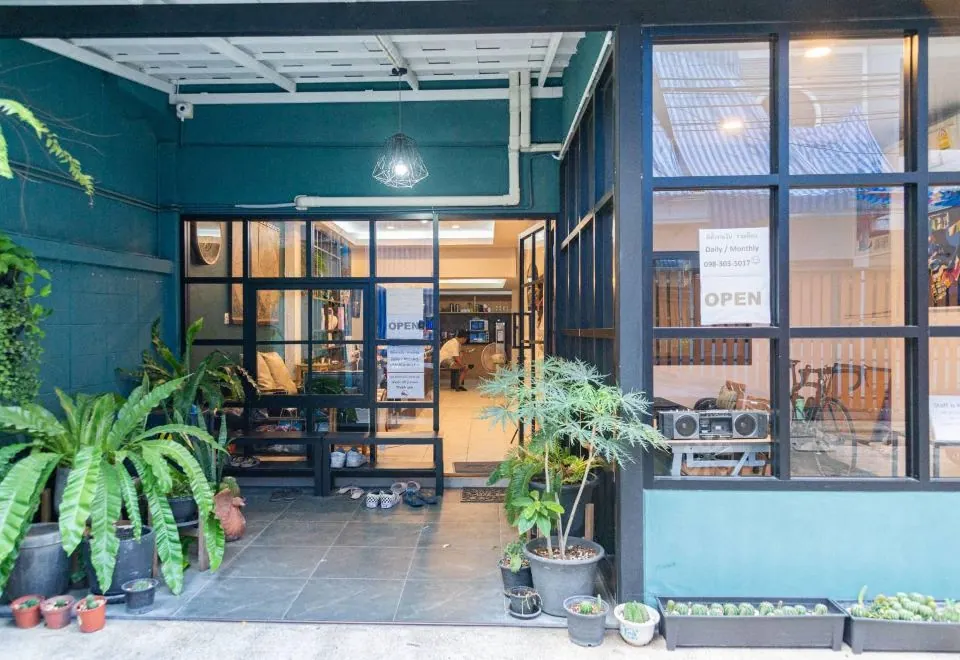 Asok Montri Hostel