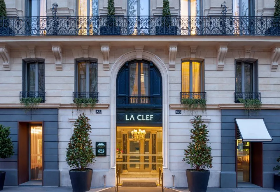 La Clef Tour Eiffel Paris by The Crest Collection