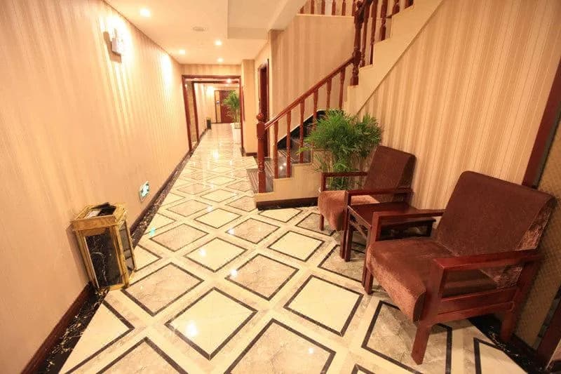 Tianmen Business Hotel