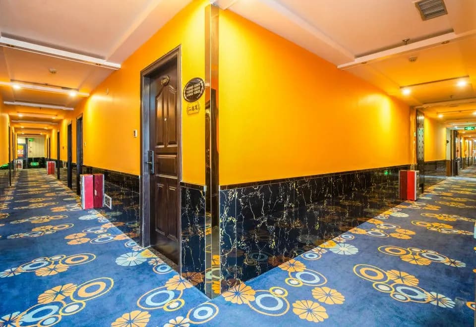 198 Business Hotel