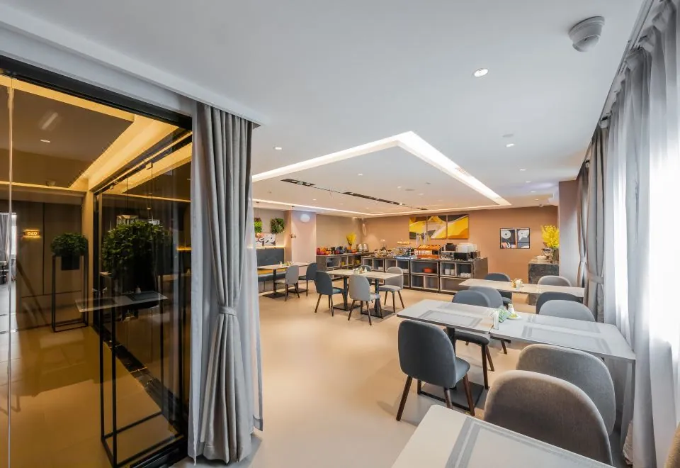 Home Inn (Shanghai Pudong International Airport Free Trade Zone)