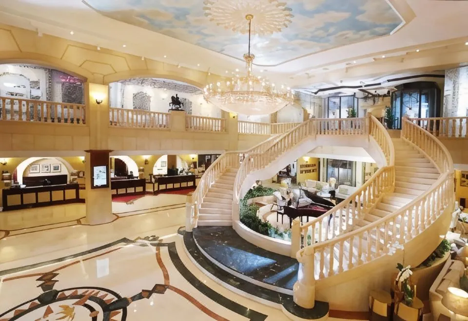 Knight Castle Hotel