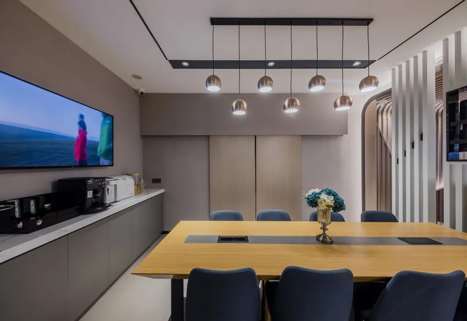 Home Inns Business Travel Hotel (Shanghai Lujiazui Oriental Mingzhu Pucheng Road Branch)
