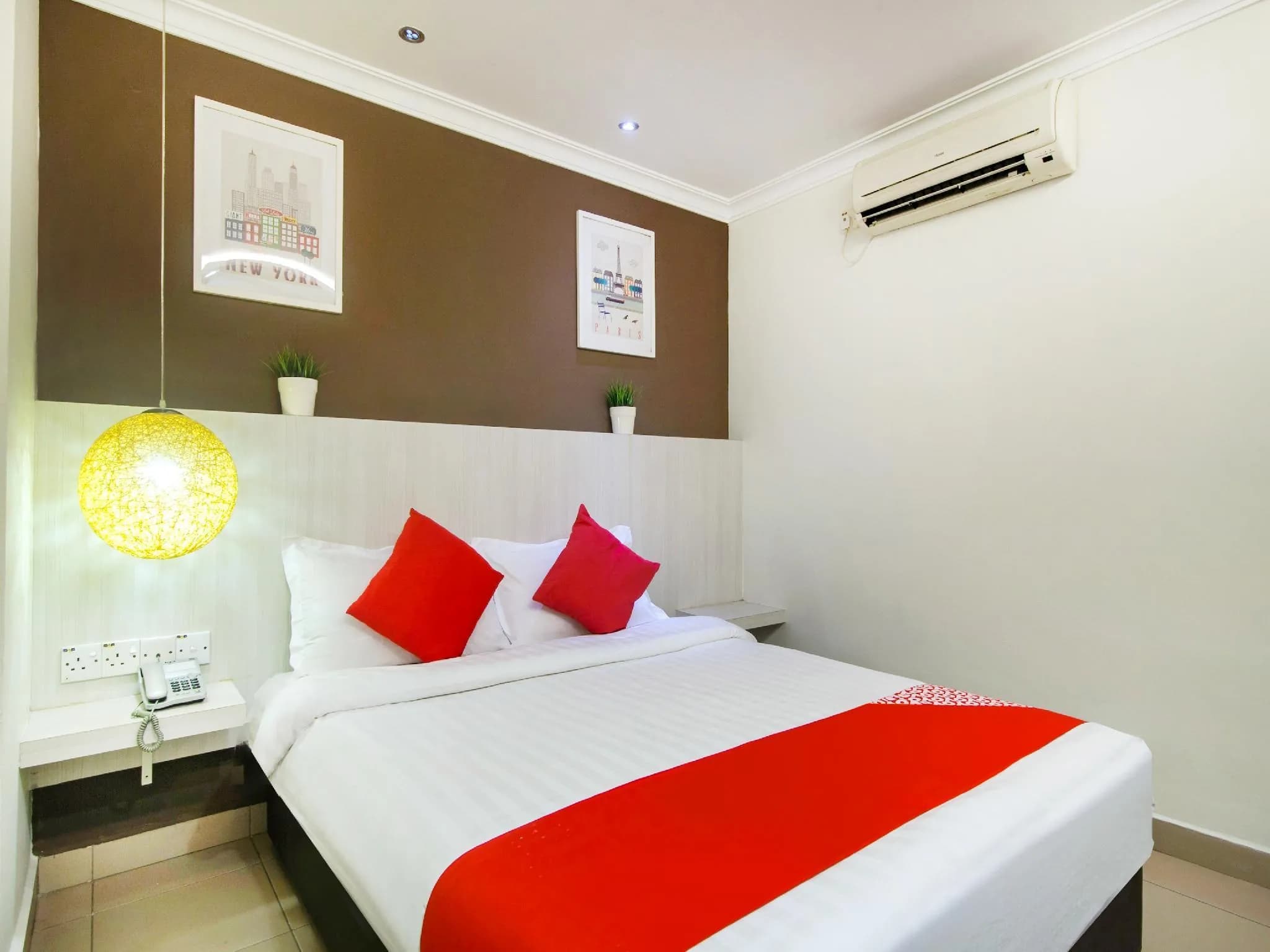 Super OYO 761 City Hotel