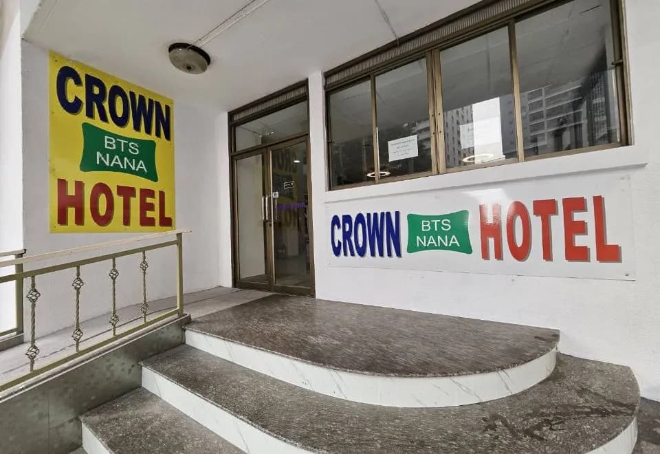 Crown BTS Nana Hotel
