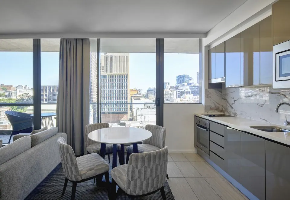 Meriton Suites Campbell Street, Sydney
