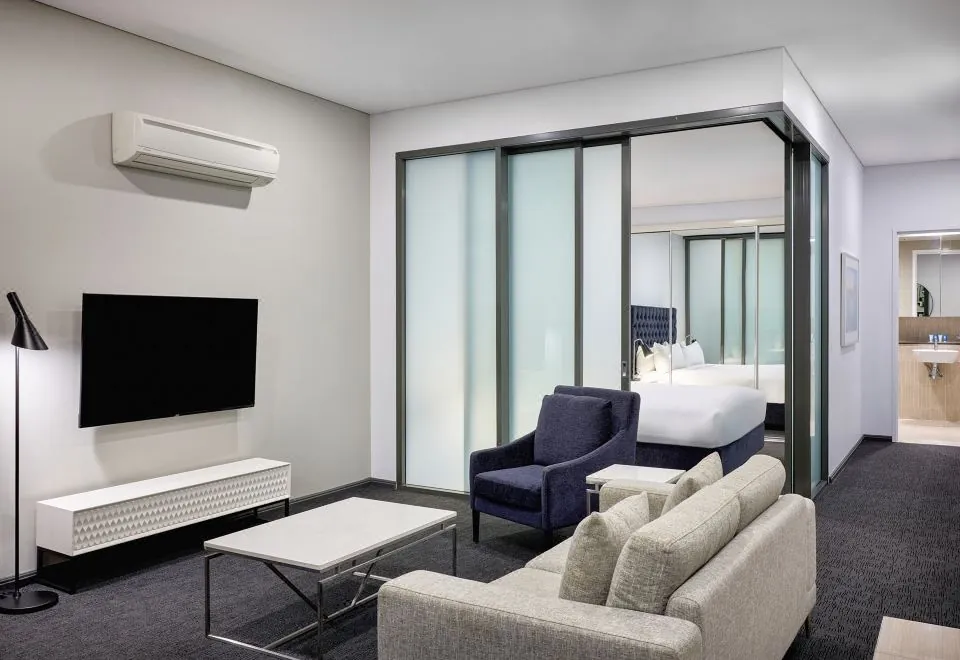 Meriton Suites Campbell Street, Sydney