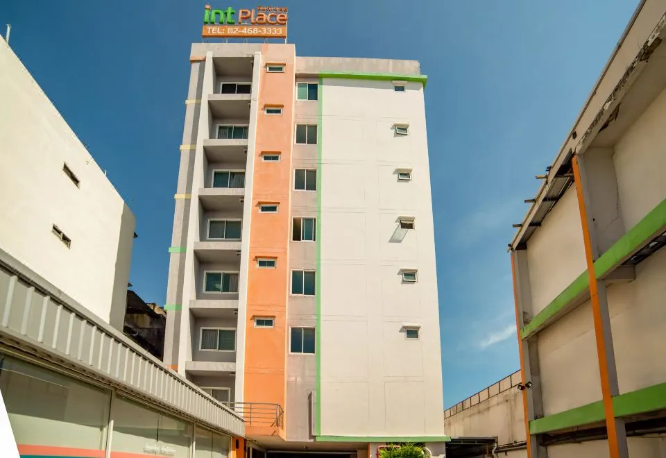 OYO 460 Int Place