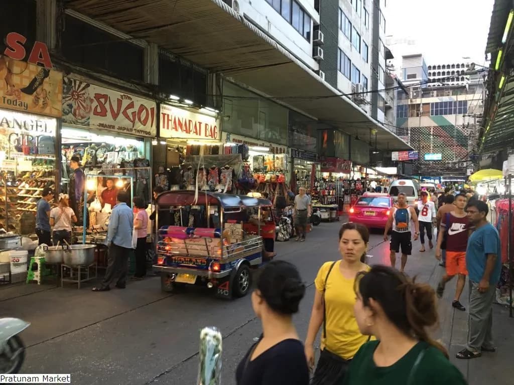 OYO 1146 Paris in Bangkok