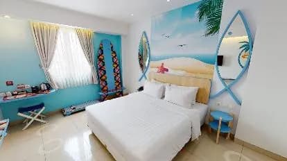 Uniq Hotel