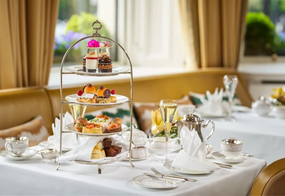 The Shelbourne, Autograph Collection