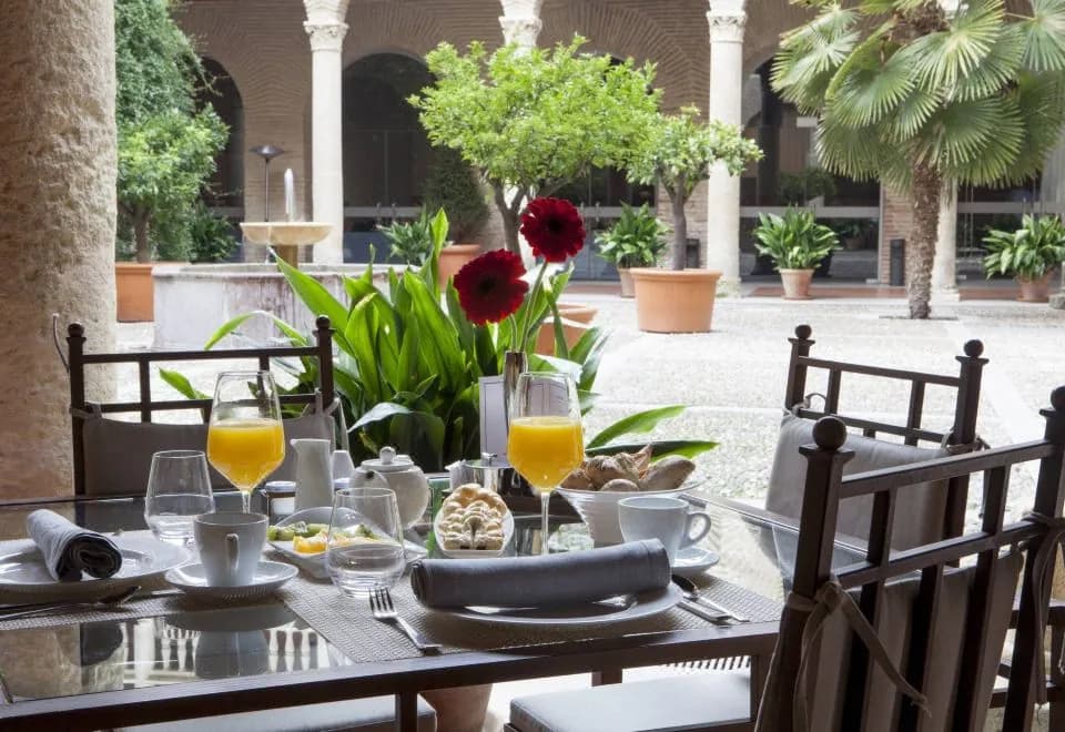 Hotel Palacio de Santa Paula, Autograph Collection