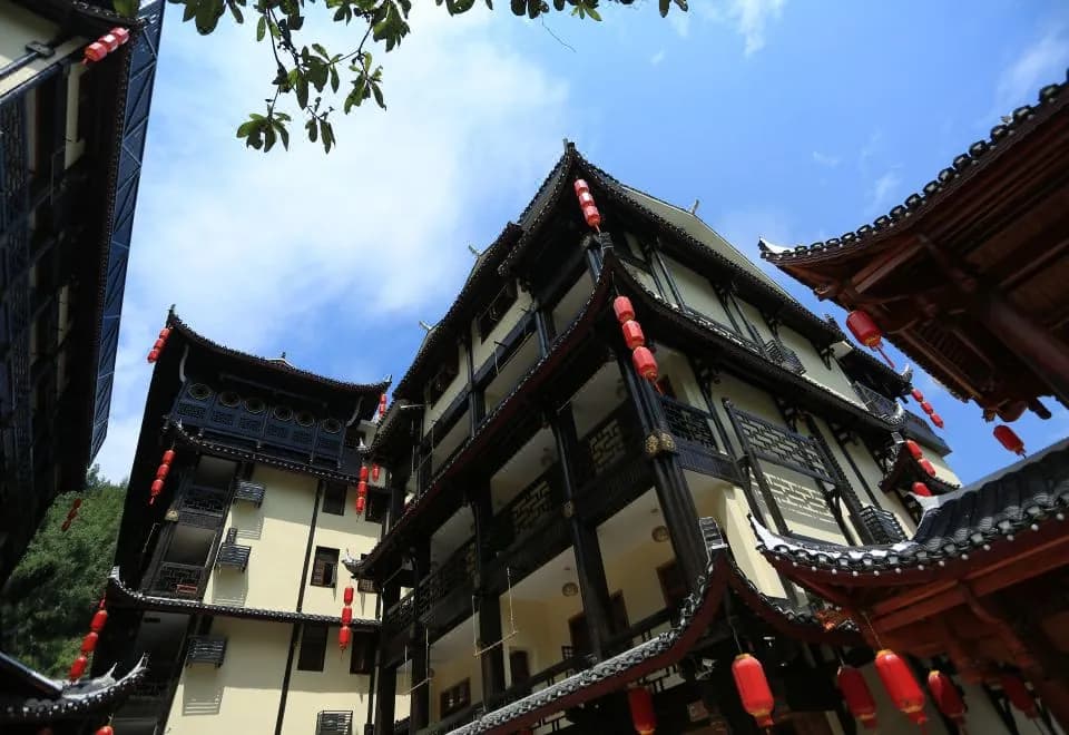 Coiling Dragon Villa