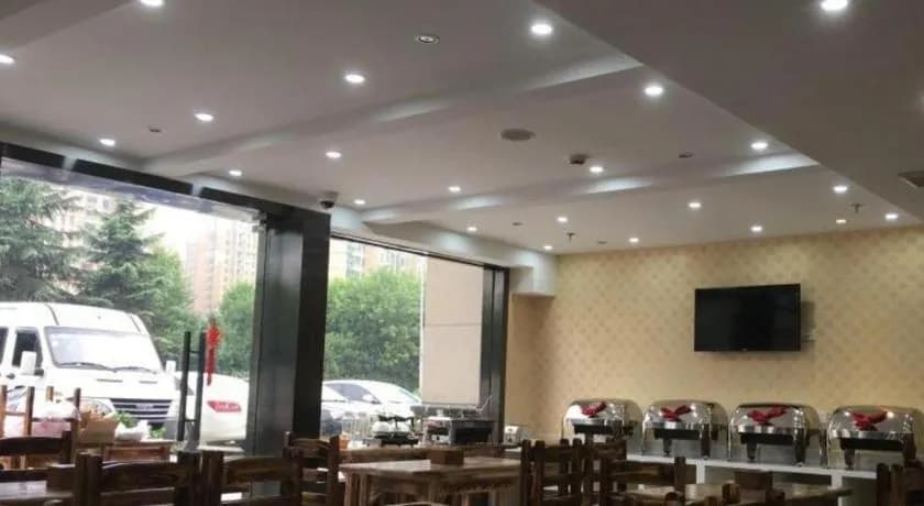 GreenTree Inn Express (Shanghai Disneyland Luoshan Road Metro Station)