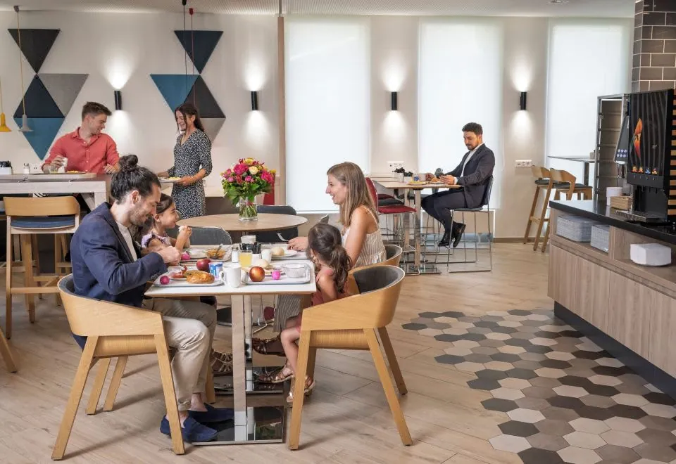 Holiday Inn Express Geneva Airport, an IHG Hotel