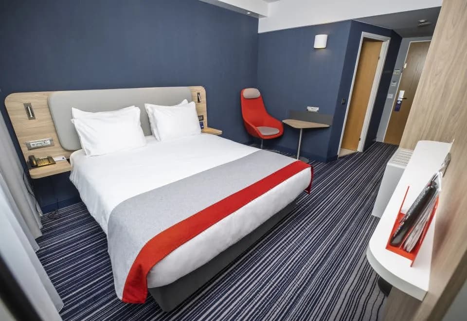 Holiday Inn Express Geneva Airport, an IHG Hotel