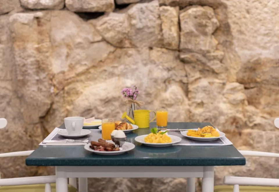 Legendary Porto Hotel