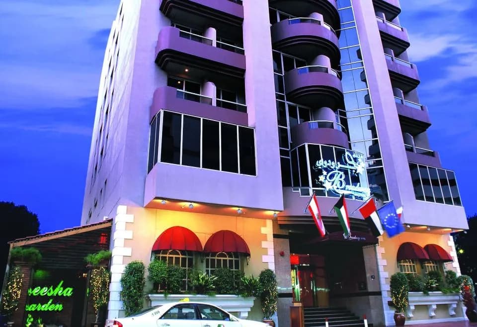 Broadway Hotel