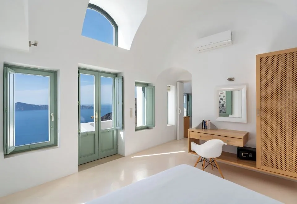 Cliff Side Suites