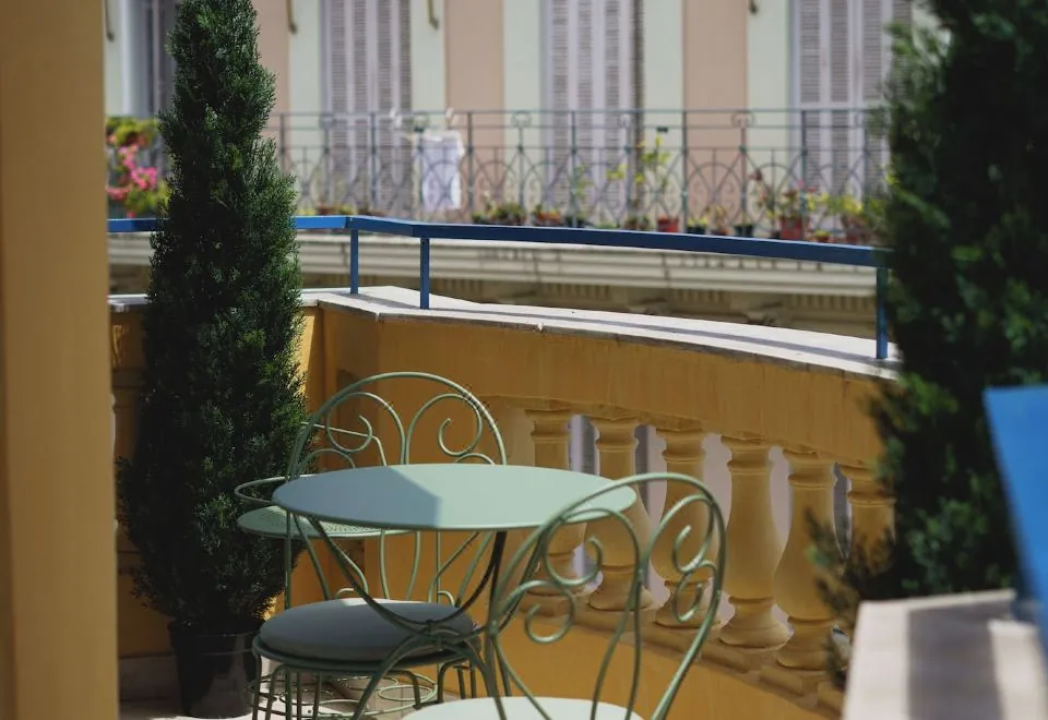 Gounod Hotel