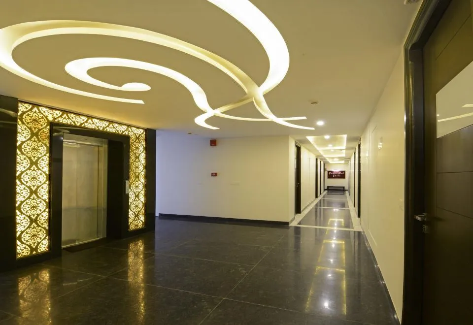 Hotel Crimson Palace