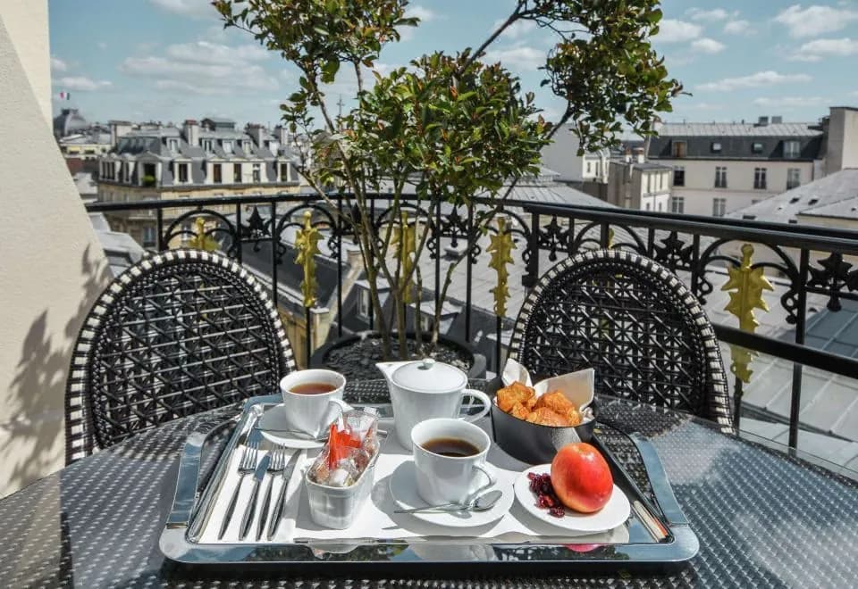 Maison Astor Paris, Curio Collection by Hilton