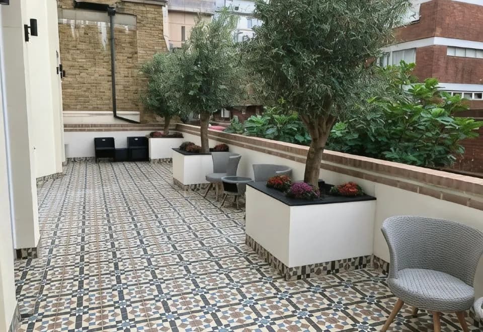 Hyde Park Economy Apartments