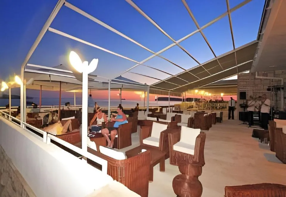 Royal Ariston Hotel