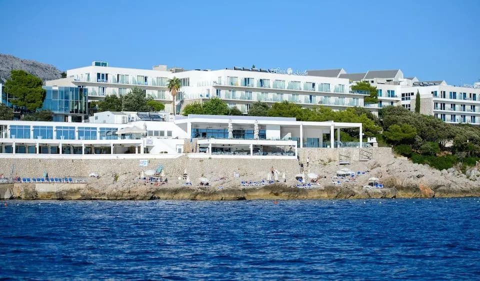 Royal Ariston Hotel