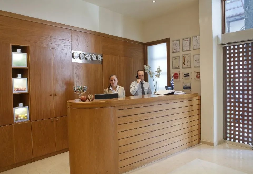 Plaka Hotel