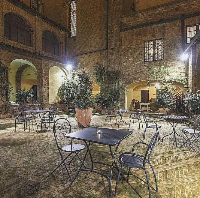 Il Chiostro Del Carmine
