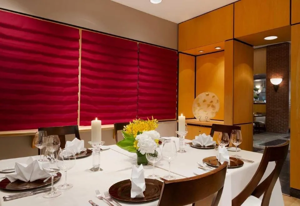 DoubleTree by Hilton Toronto Downtown