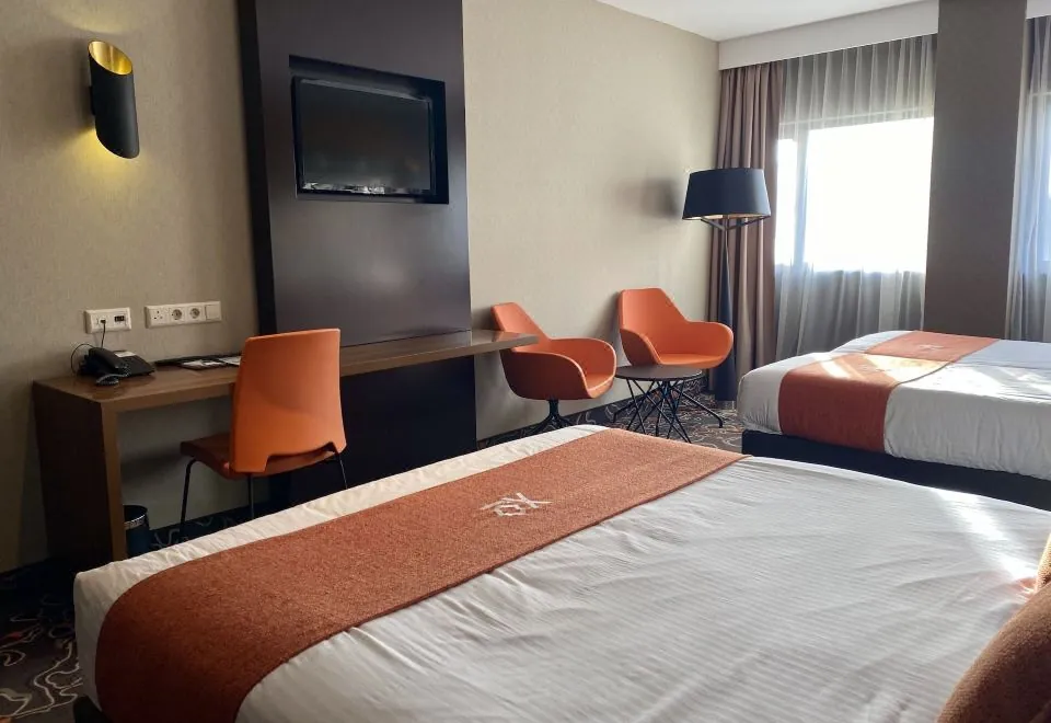 XO Hotels Park West