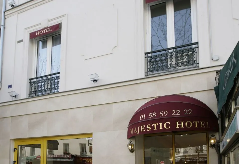 121 Paris Hotel