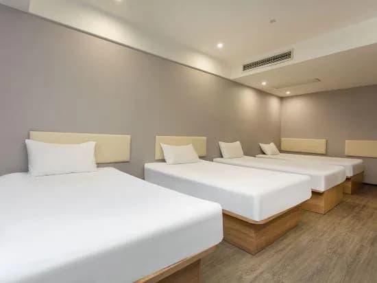 Master E-sport Hotel