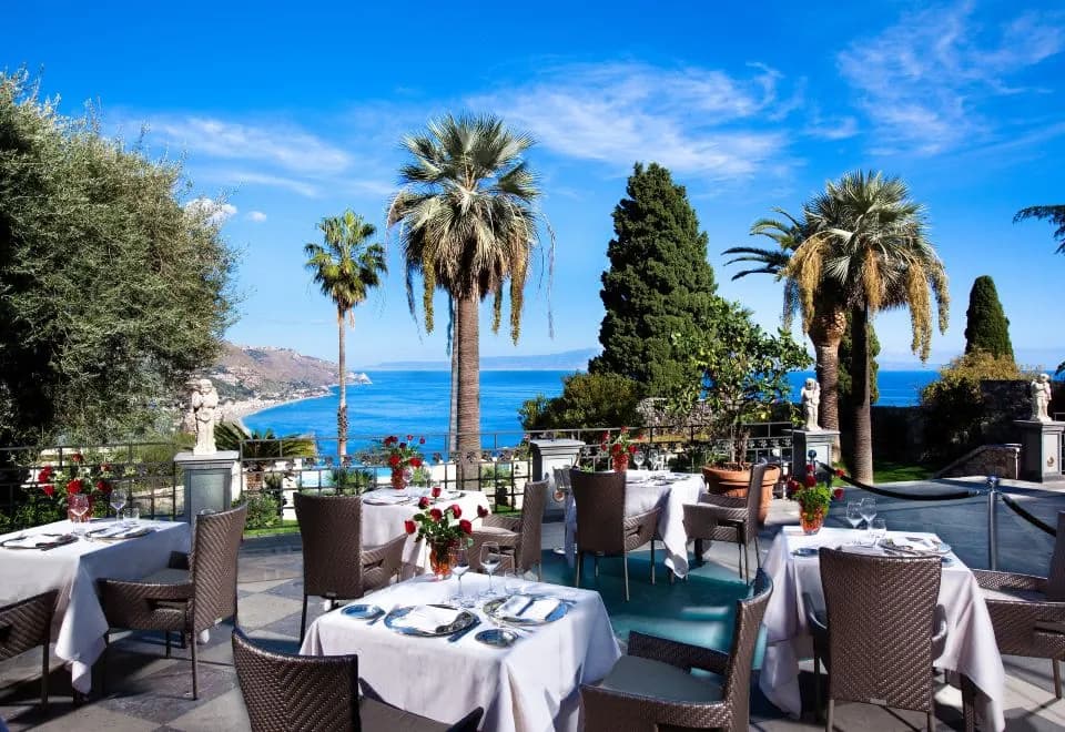 The Ashbee Hotel