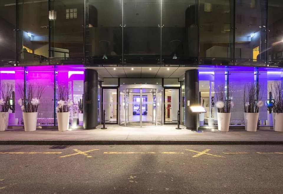 N'vY Manotel Hotel