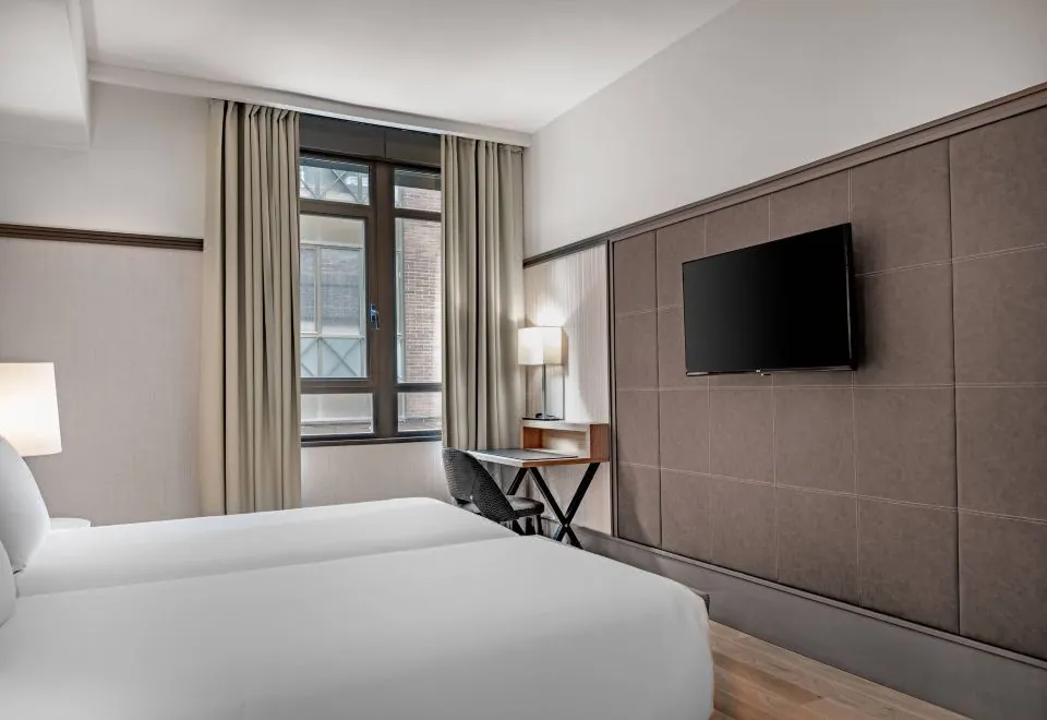 AC Hotel Avenida de América by Marriott