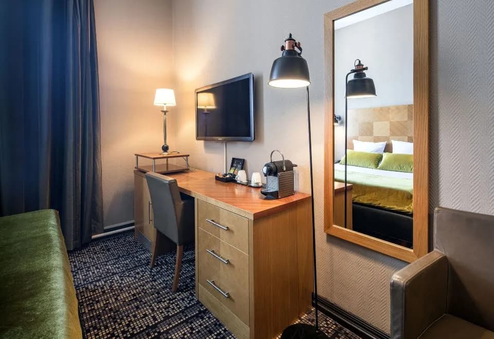 The Alfred Hotel