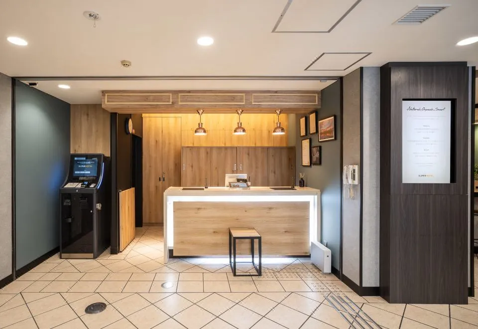 Super Hotel Subway Tanimachi 4-Chome Exit 6