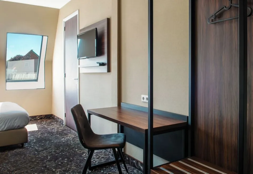 Amsterdam Lake Hotel