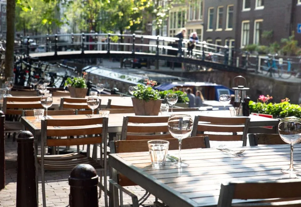 Amsterdam Lake Hotel