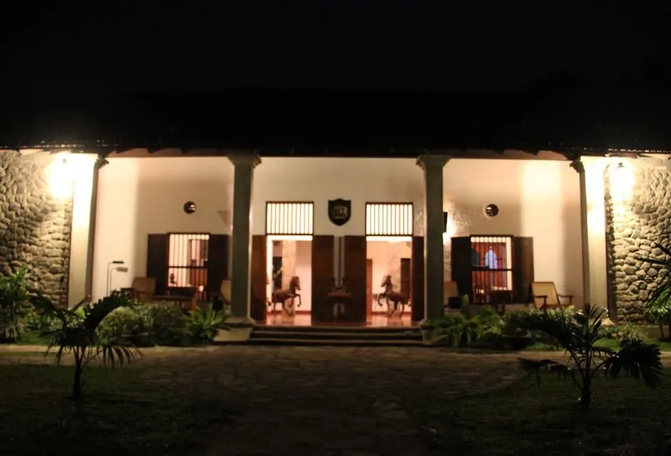 Serendip Stone Hotel and Bungalow